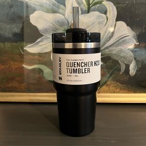 NWT Stanley The Quencher H2.0 Tumbler 20 oz